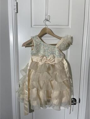 Girls Dress Sleeveless Kids Toddler Size 6 Beige Sequins K113